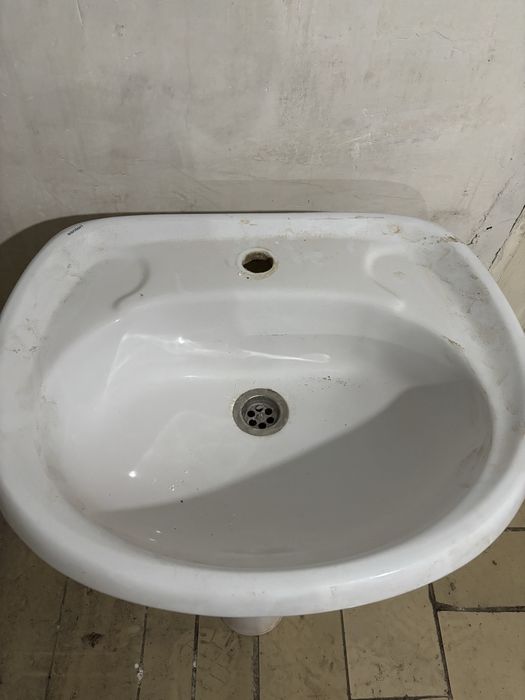 Продам раковину на ножке