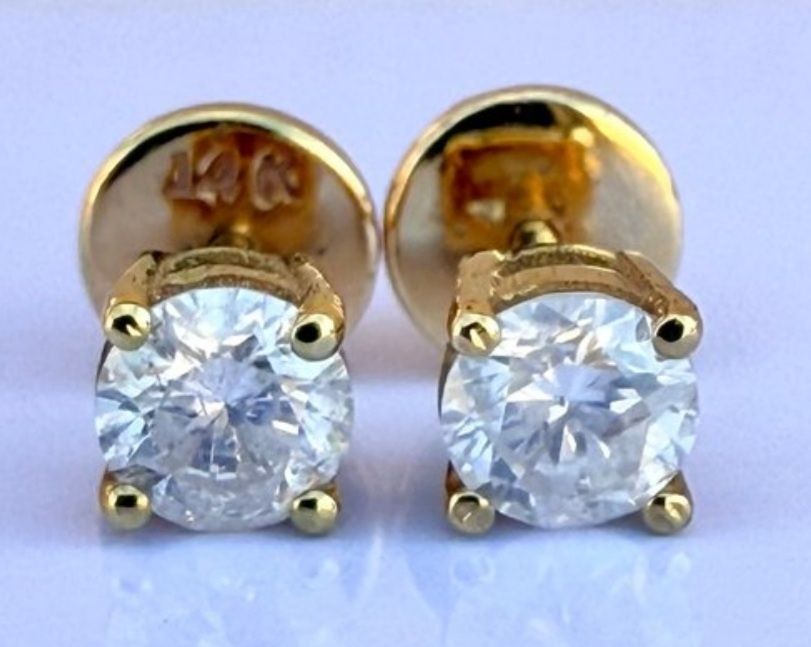 Диамантени обици