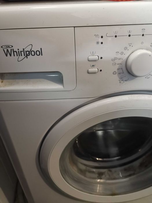 Продавам пералня Whirpool за части