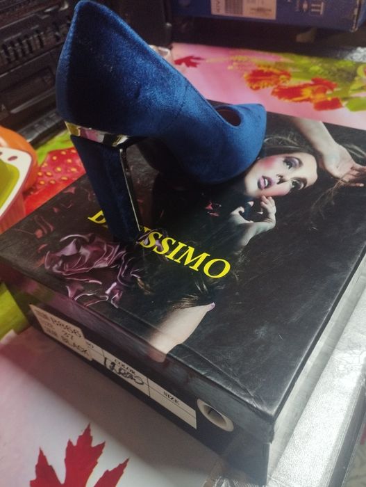 Продам новые туфли