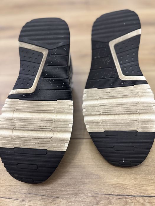 Обувки versace.