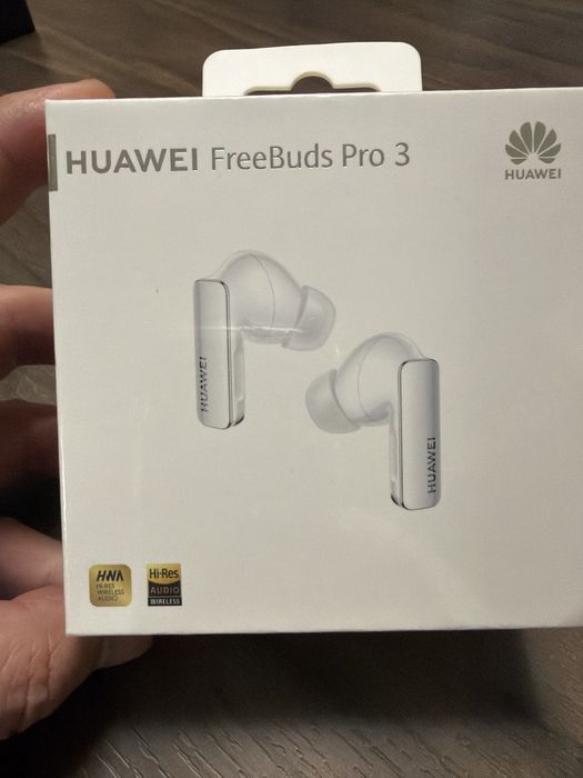 Продавам чисто нови безжични слушалки HUAWEI FreeBuds Pro 3, цвят Ceramic White (керамично бял)