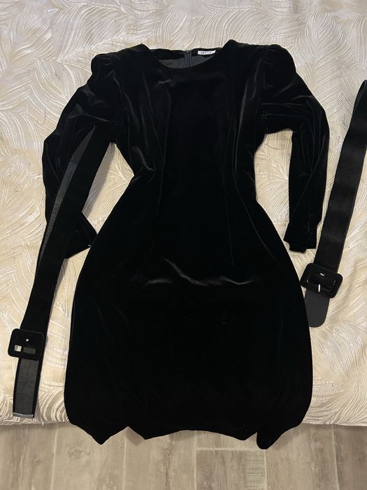 Платья разные заходим