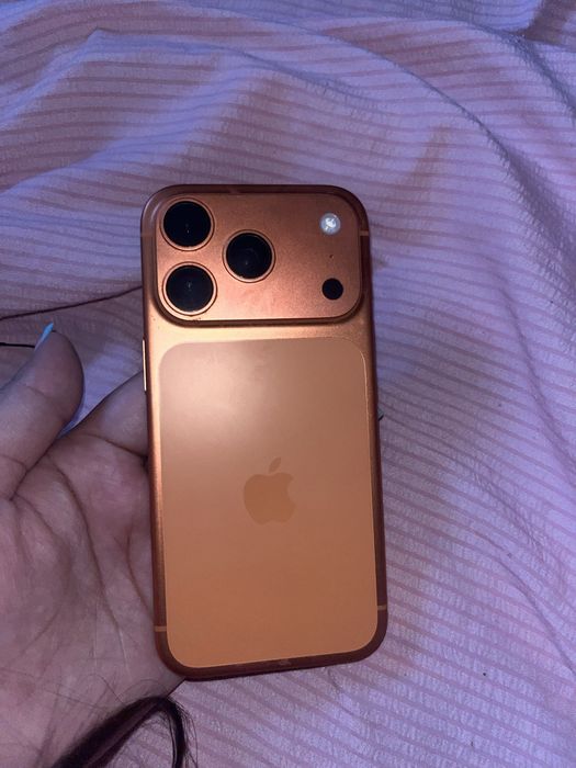 Продам Iphone 17 pro