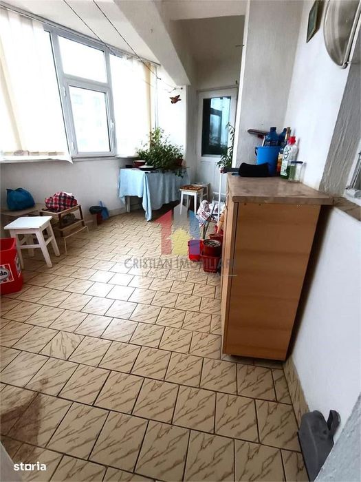 Faceti o Oferta! Hexagoane 3 camere 96 mp vedere la Dunare etaj interm