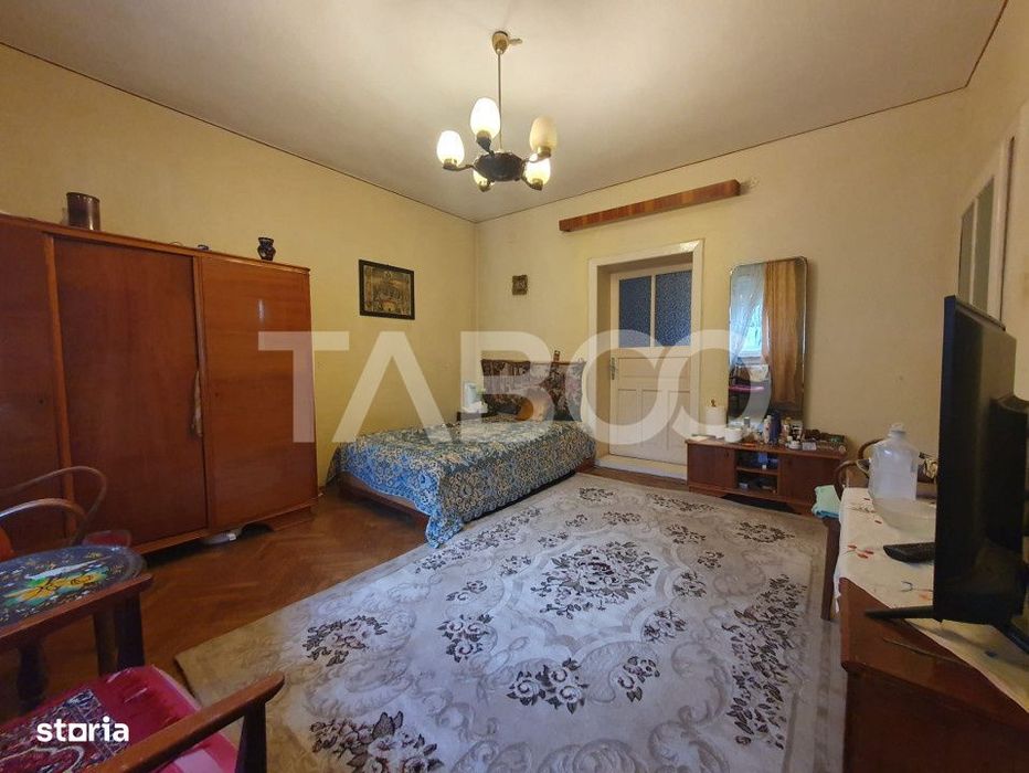 Casa 5 camere 374 mp utili + Anexa 75 mp in punctul 0 al Fagarasului