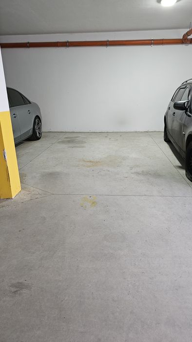 Inchiriez loc de parcare -parcare interioara, Floresti, str. Teilor