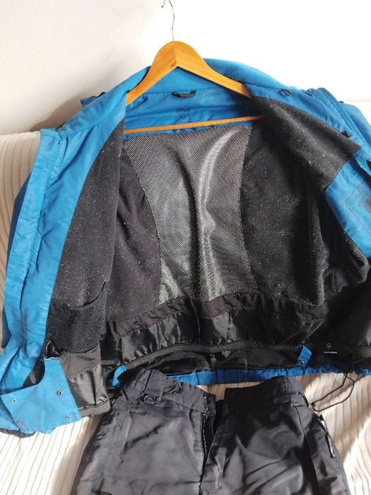 Малко използван ски екип размер М