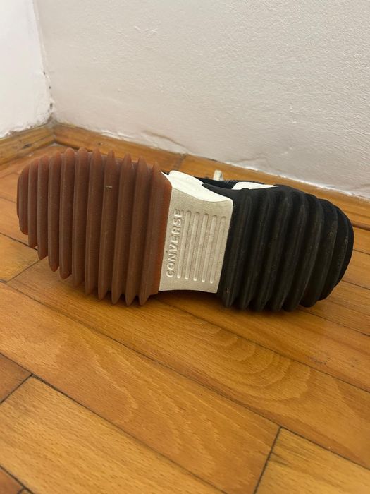 Converse run star motion