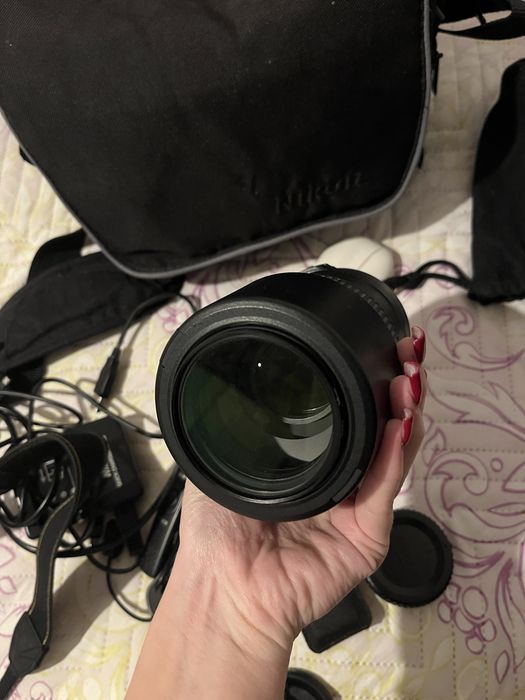 Nikon D5000 + 2 обектива NIKON 18-55mm DX , + NIKON 55-300mm DX