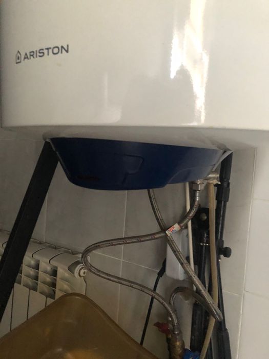 Ariston бойлер 80л