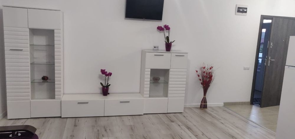 Închiriez apartament 2 camere