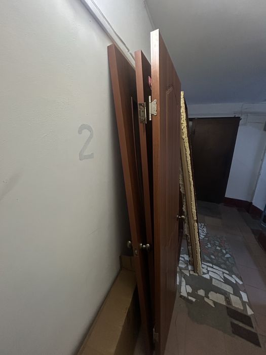 Двери целые     .