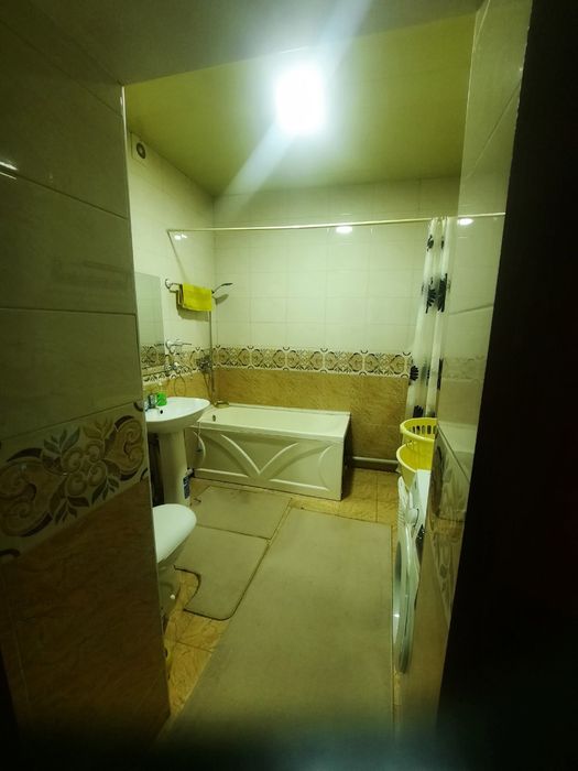 Tayyor domdan 3xonali kivartira sotiladi hamma jixozlari bilan