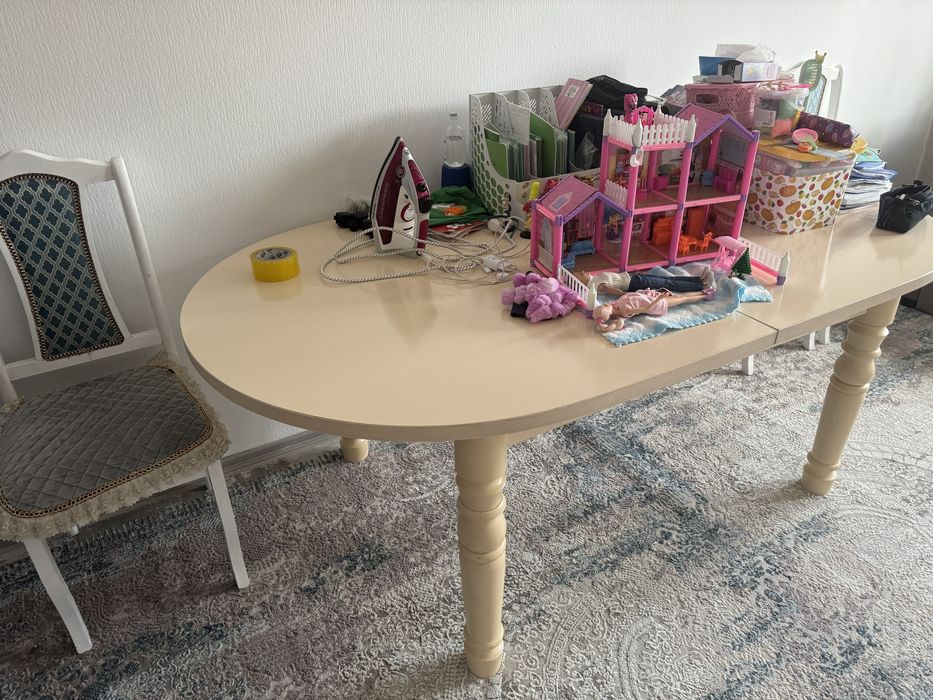 Стол размером 2м,раздвижной 3м