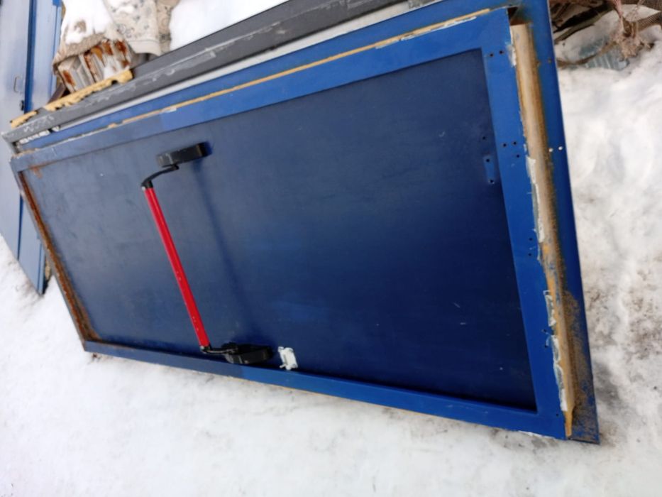 Продаются железные двери