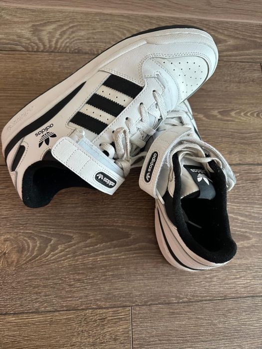 Adidas кроссовки