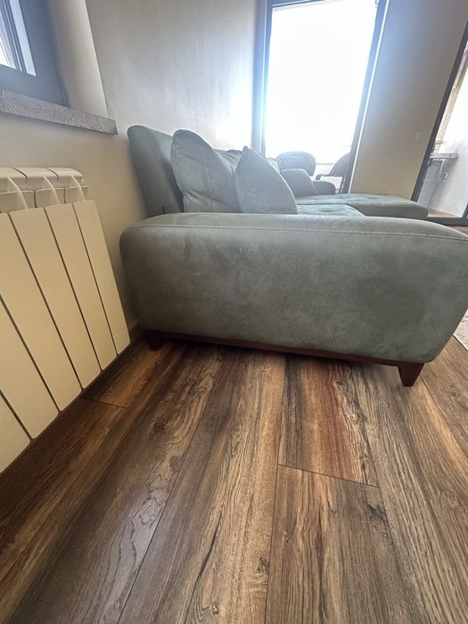 Ъглов диван. Запазен