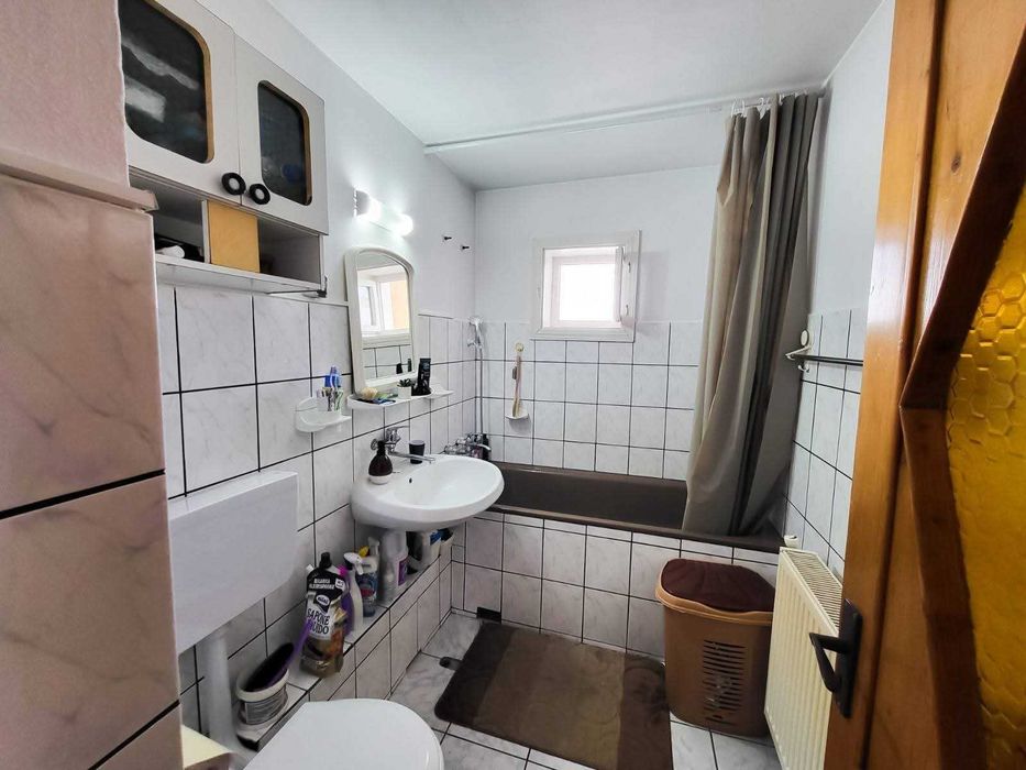 Apartament 3 camere, Comănești - Strada Gîrlei