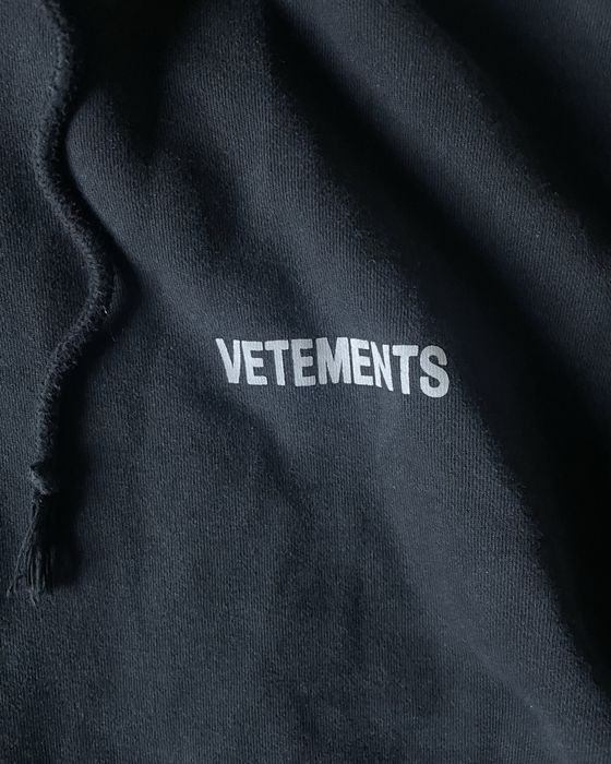 VETEMENTS черен суичър