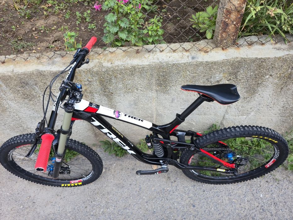 Trek Session 9.9 Карбонов 26 цола Boxxer Двукоронна Въздушна, Rockshox Vivid Rc2 шок
