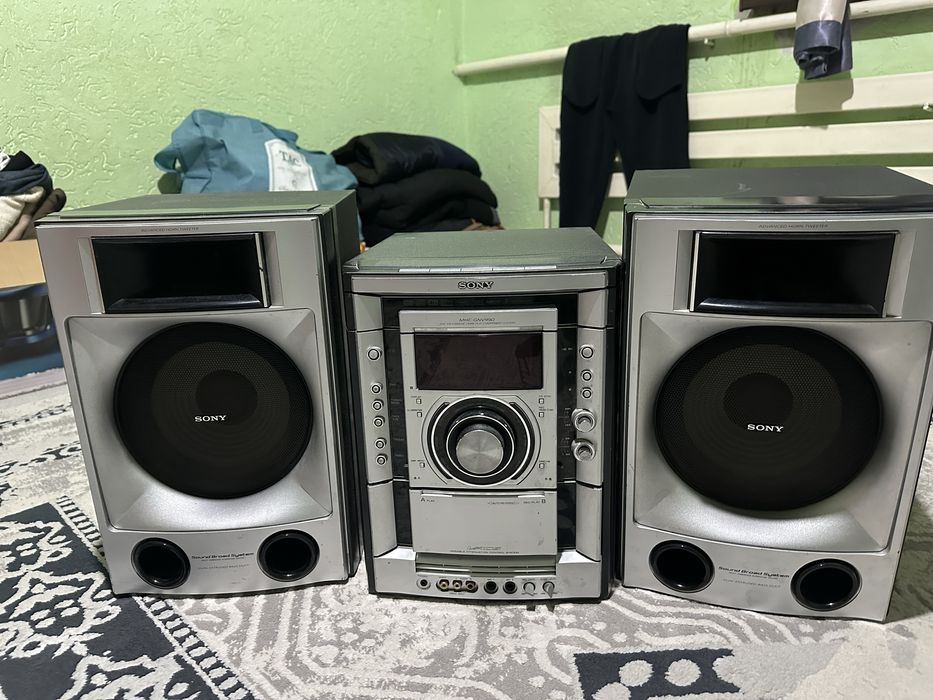 Музыкальный центр продается