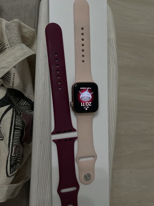 Часы apple se 40 mm rose gold