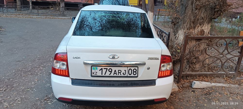 Приора ВАЗ 2171.