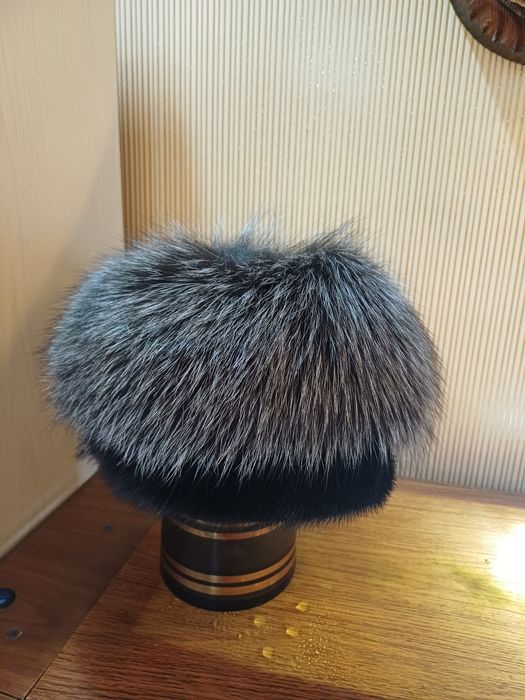 Продам зимнию шапку