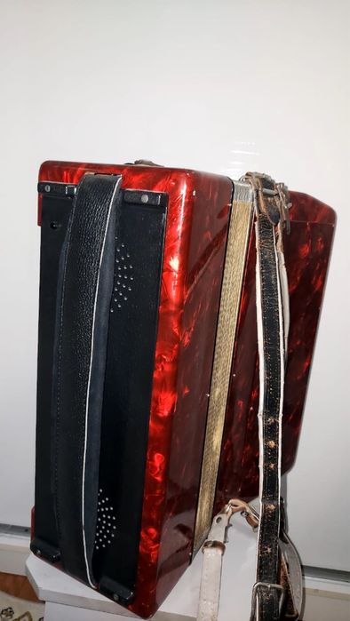 Баяны б/у — Barcarole Professional и советский