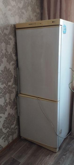 Холодильник LG бу 165см