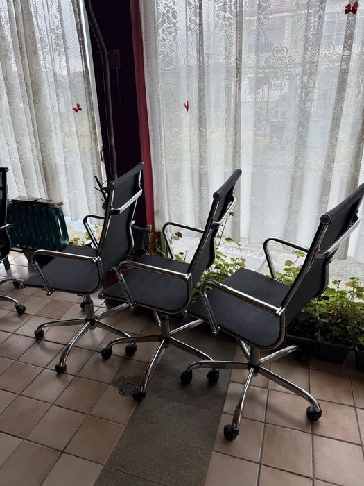 Офис стол 6бр метална основа