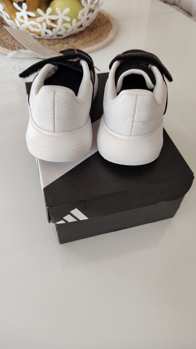 Нови маратонки Adidas/26