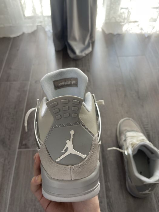 Jordan 4 Frozen Moments