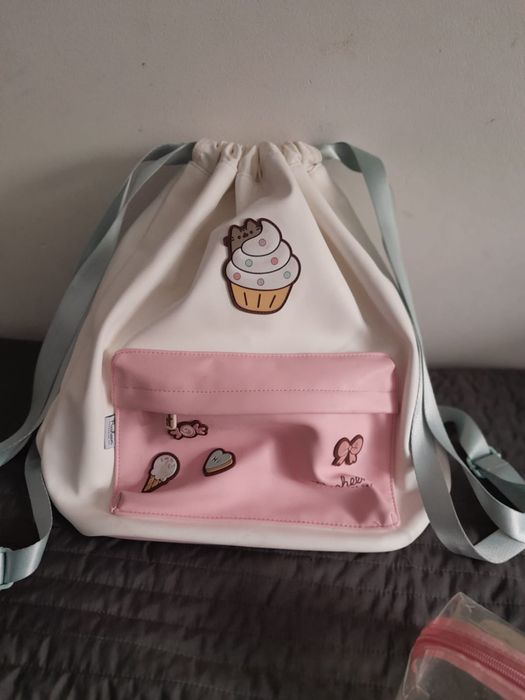 Ghiozdan+ penar Pusheen