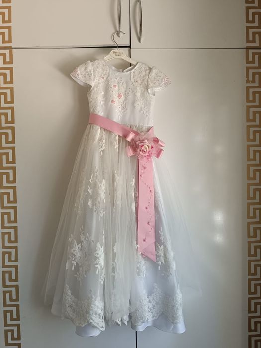 Продаются нарядные платья для девочек