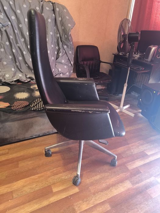 Дизайнерски стол