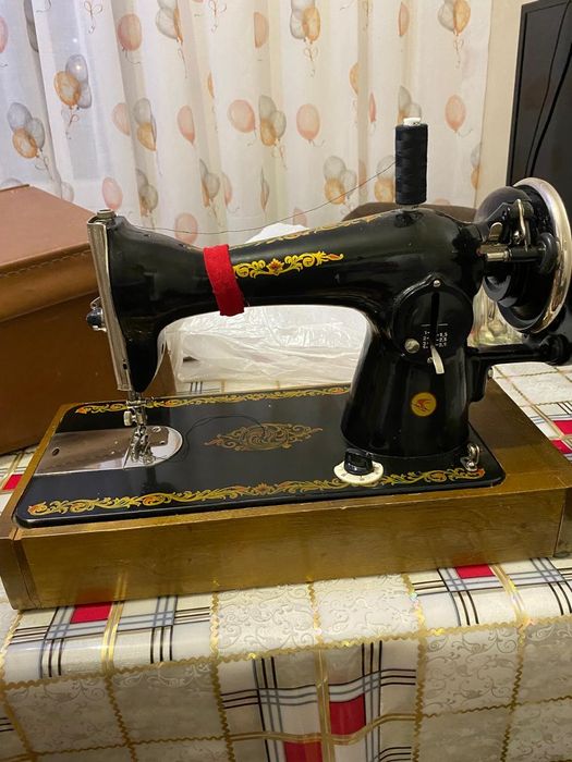 Ручная швейная машинка в отличном состоянии 20 тысяч тенге