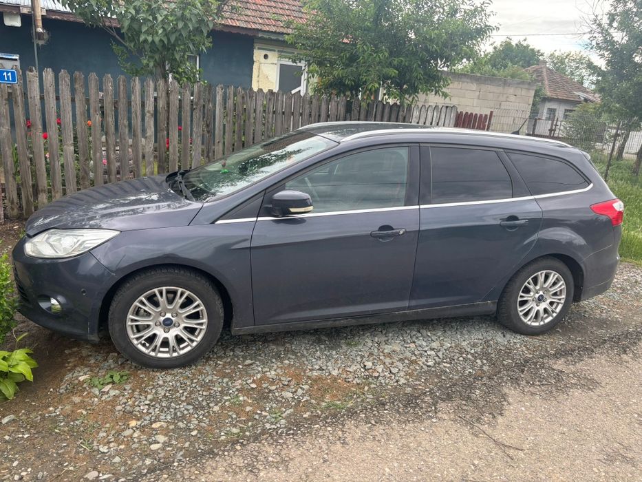 Vând Ford focus 1 6 benzina mk3 2012