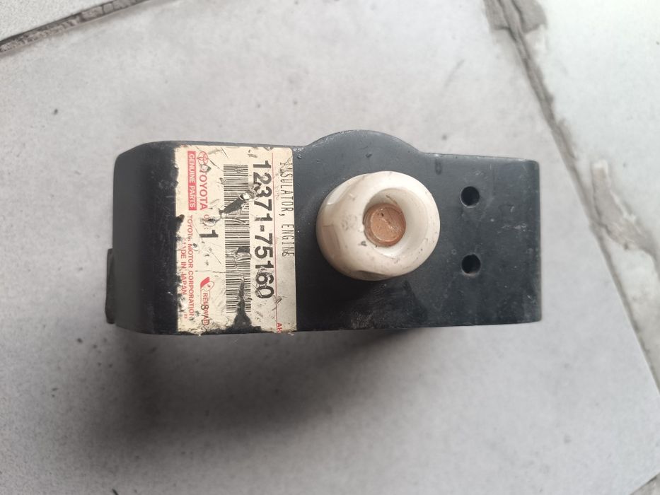 Подушка двигателя МКПП Toyota land cruiser Prado 120 2Trfe