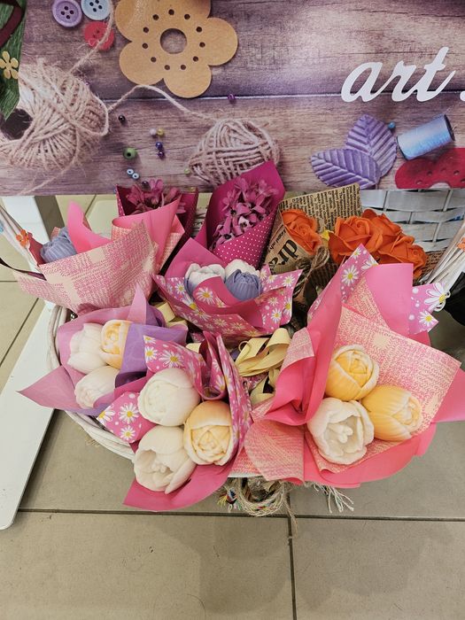 Ръчно изработени букети и кашпи от глицеринов сапун