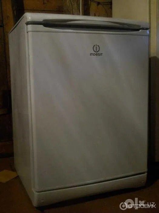 Компактный мини холодильник Indesit для офиса, дома и гостиниц.