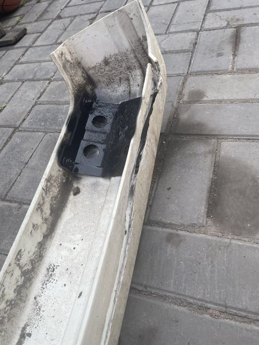 Усилитель заднего бампера BMW E34