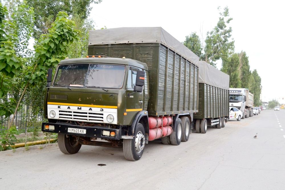 Qamaz pritsepi bilan sotiladi
