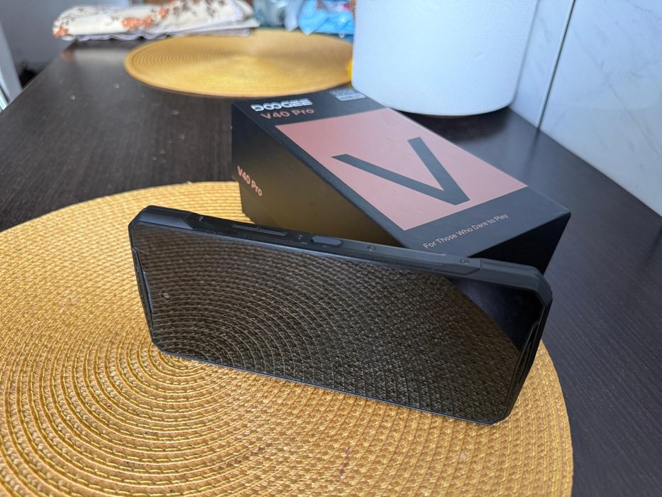 Telefon Doogee v40 PRO