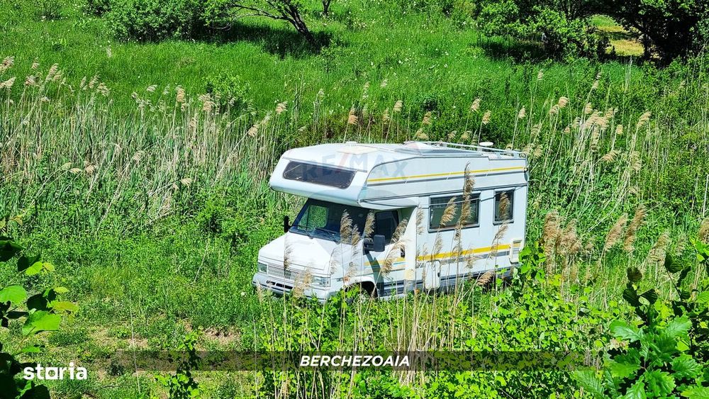 Teren cu panorama superba in Berchezoaia + bonus rulota