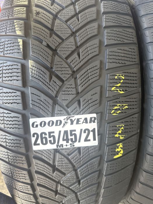 265/45/21 Goodyar