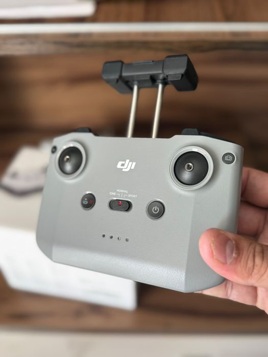 Продам дрон DJI Mini 3