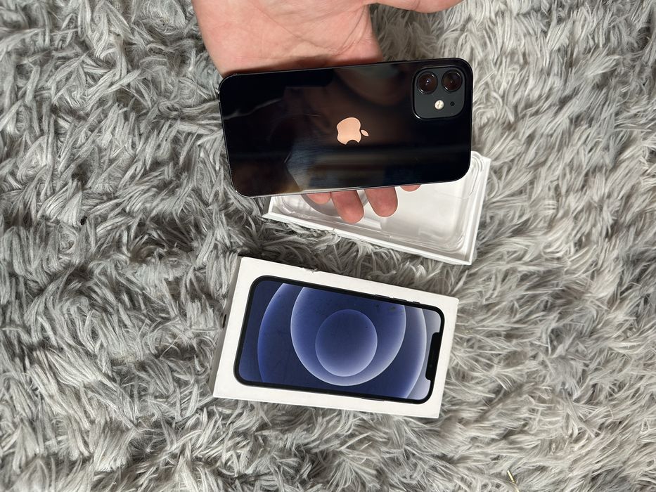 Продам телефон Айфон 12 128Gb 5G