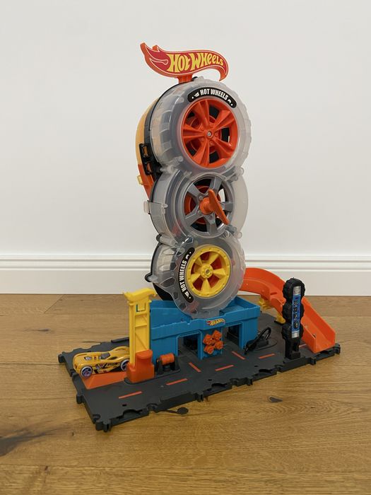 Set de joaca Hot Wheels City - Vulcanizarea Super Twist